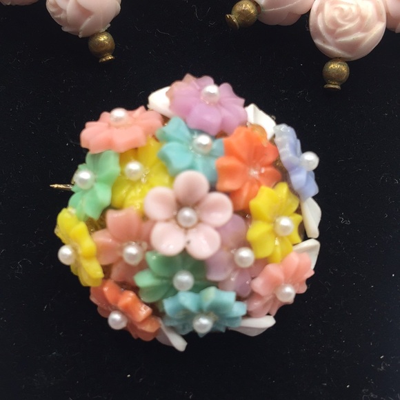 Vintage C-clasp flower brooch, earrings - Picture 2 of 7